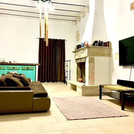 Lu Chiapparu - Cost Apartment